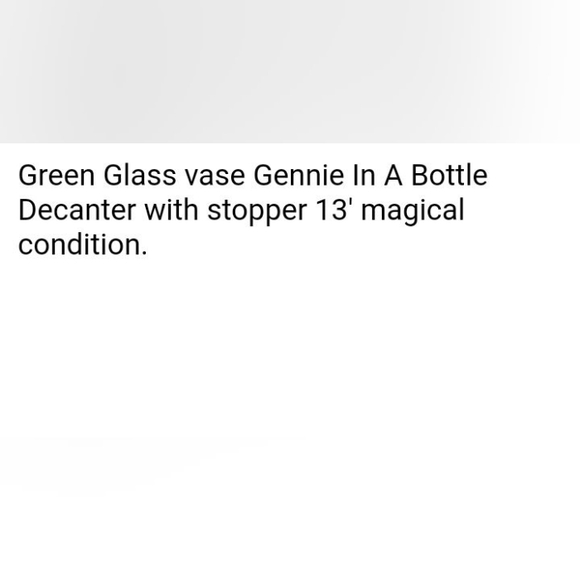 Green Glass vase Gennie in a bottle... vintage style excellent condition - Picture 13 of 13